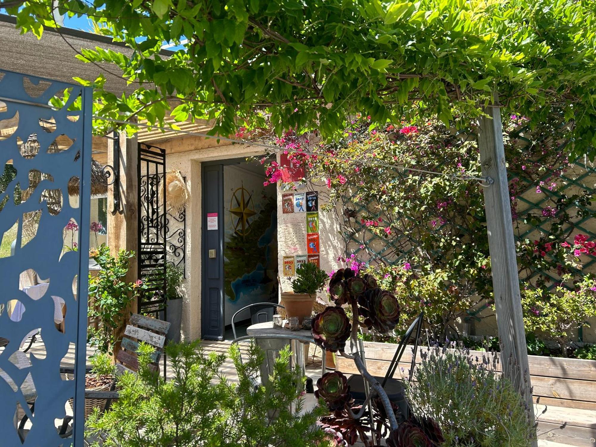 Hotel Auberge Provencale Saint-Raphaël Εξωτερικό φωτογραφία