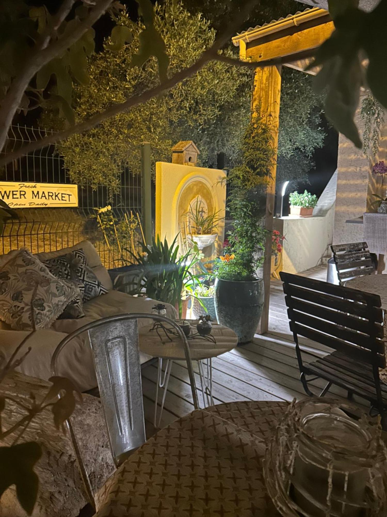 Hotel Auberge Provencale Saint-Raphaël Εξωτερικό φωτογραφία